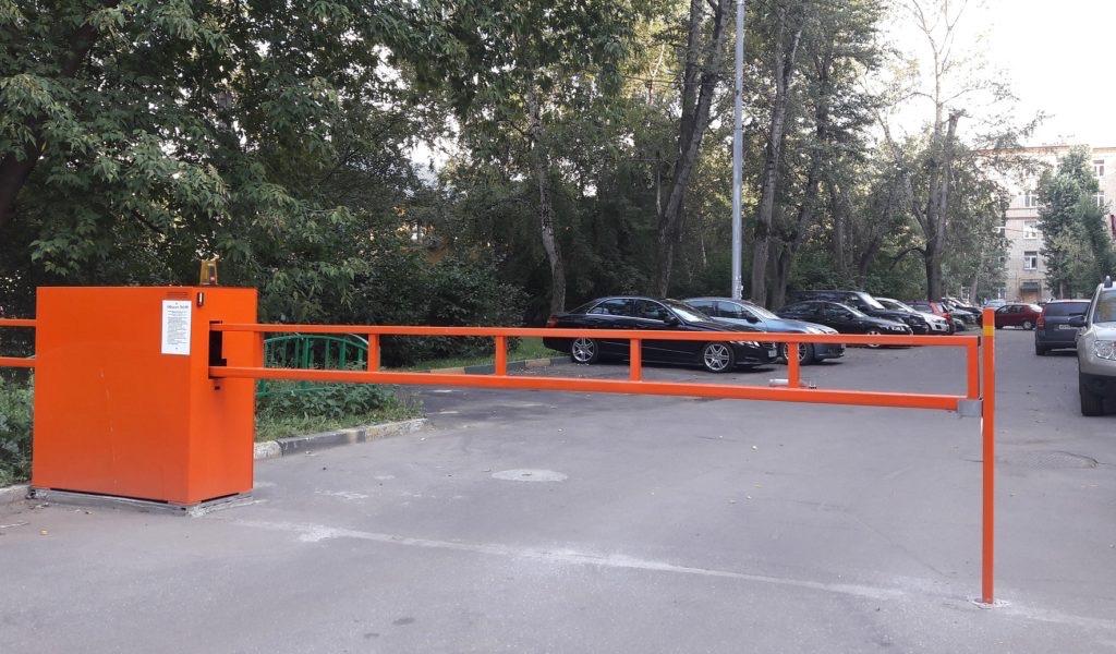 Что лучше: средства автоматизации или охранник рядом со шлагбаумом?
