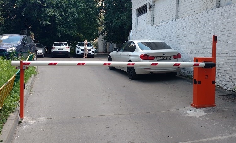 Как защитить автоматический шлагбаум от вандализма?